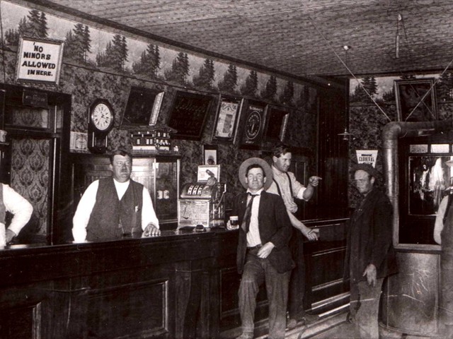 17 - Interior Sharback & Oswald's Saloon